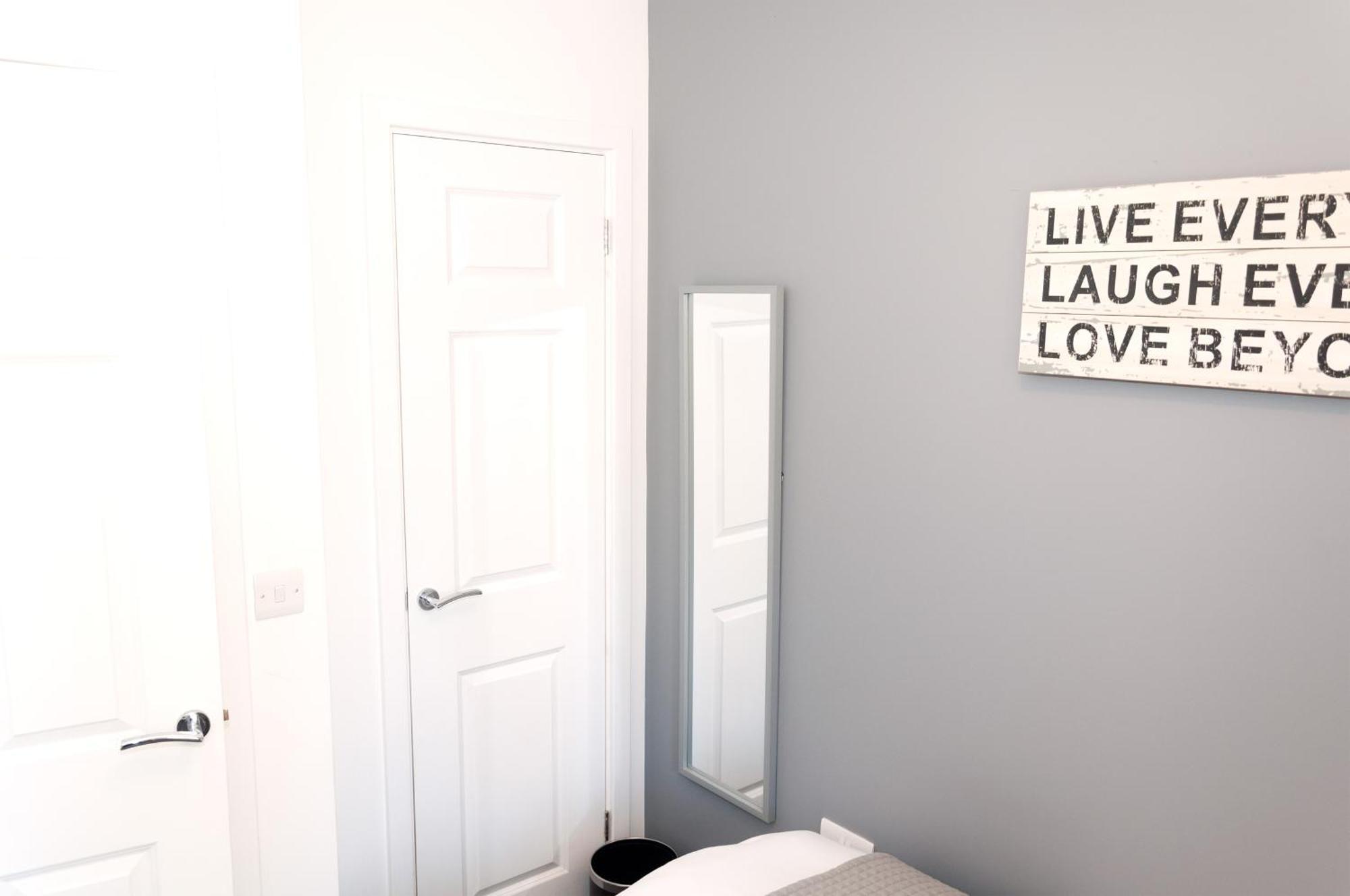Riverside Stays, Modern House Stays, Shefford, Bedfordshire Bagian luar foto
